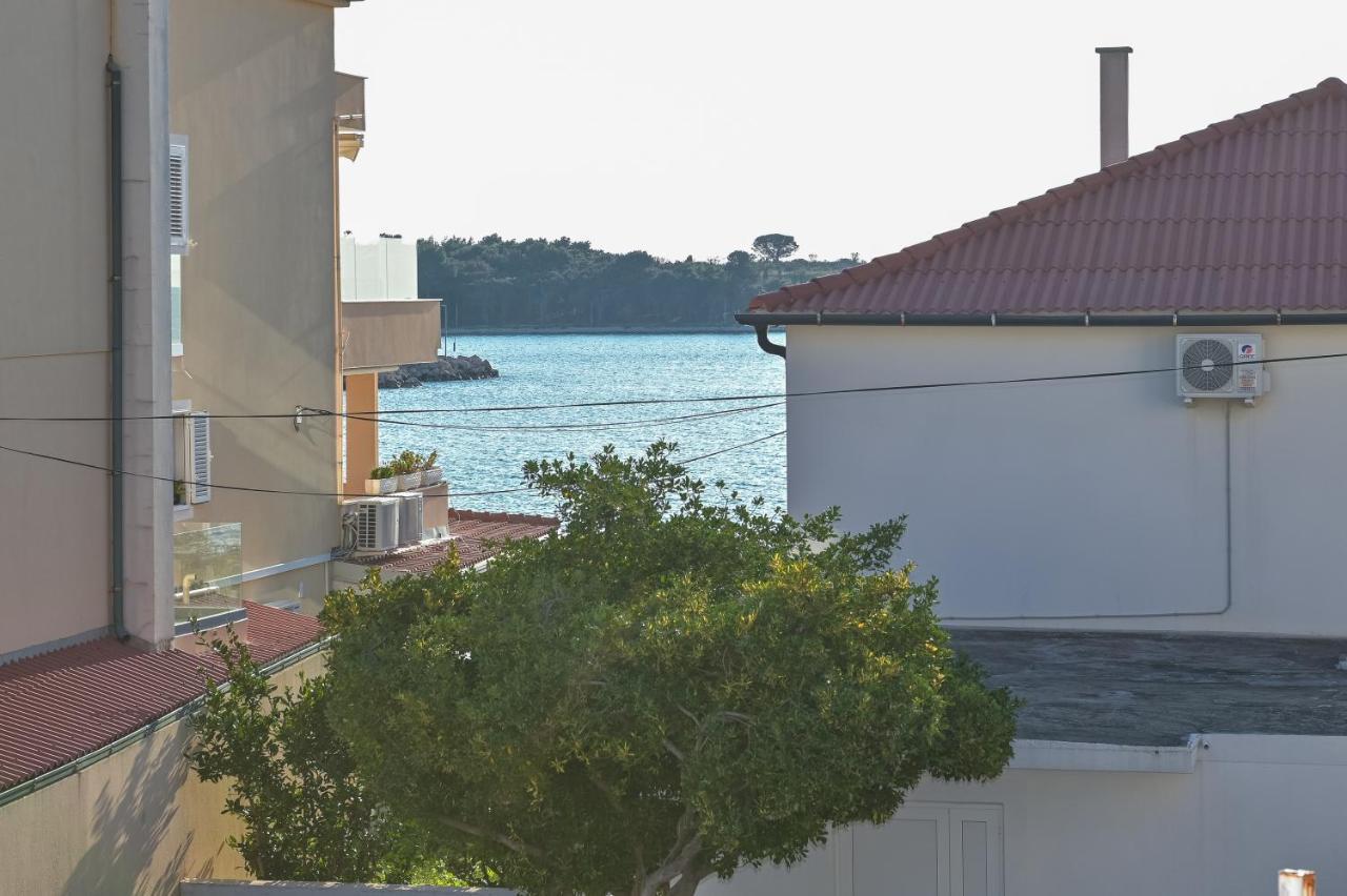 Apartment Center Ana Novalja Exterior photo